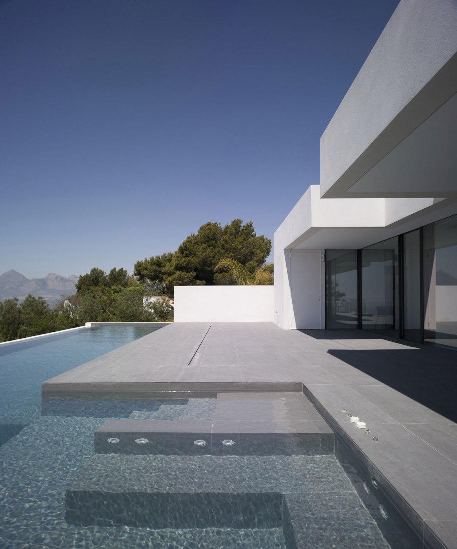 On the edge. Punta Albir by rgb arquitectos | The Strength ...