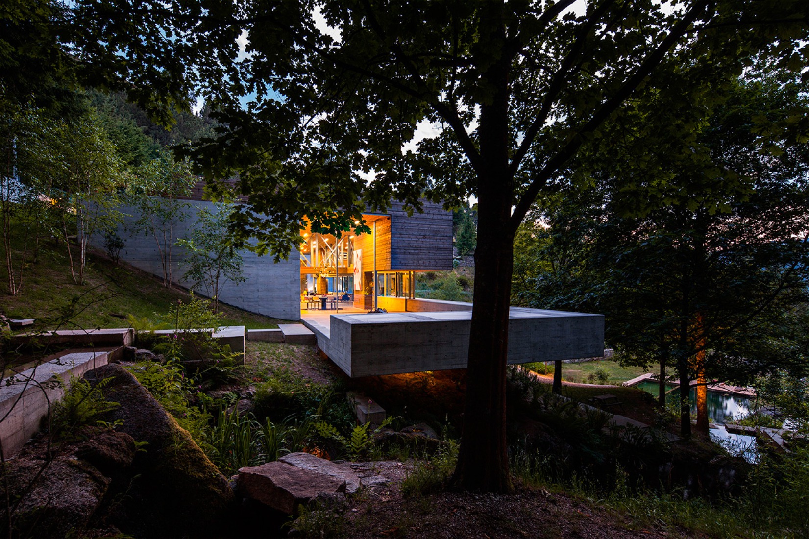 Casa Gerês por Carvalho Araújo. Fotografía por Hugo Carvalho Araújo.