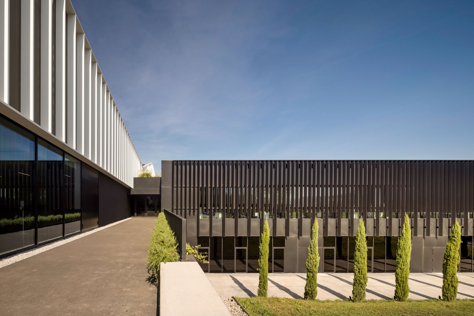 Sede de Furla por GEZA Architettura. Fotografía por Fernando Guerra.