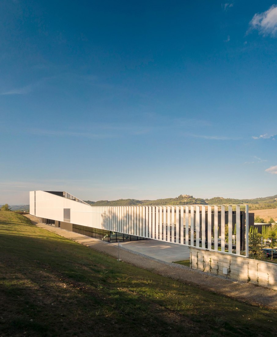 Sede de Furla por GEZA Architettura. Fotografía por Fernando Guerra.
