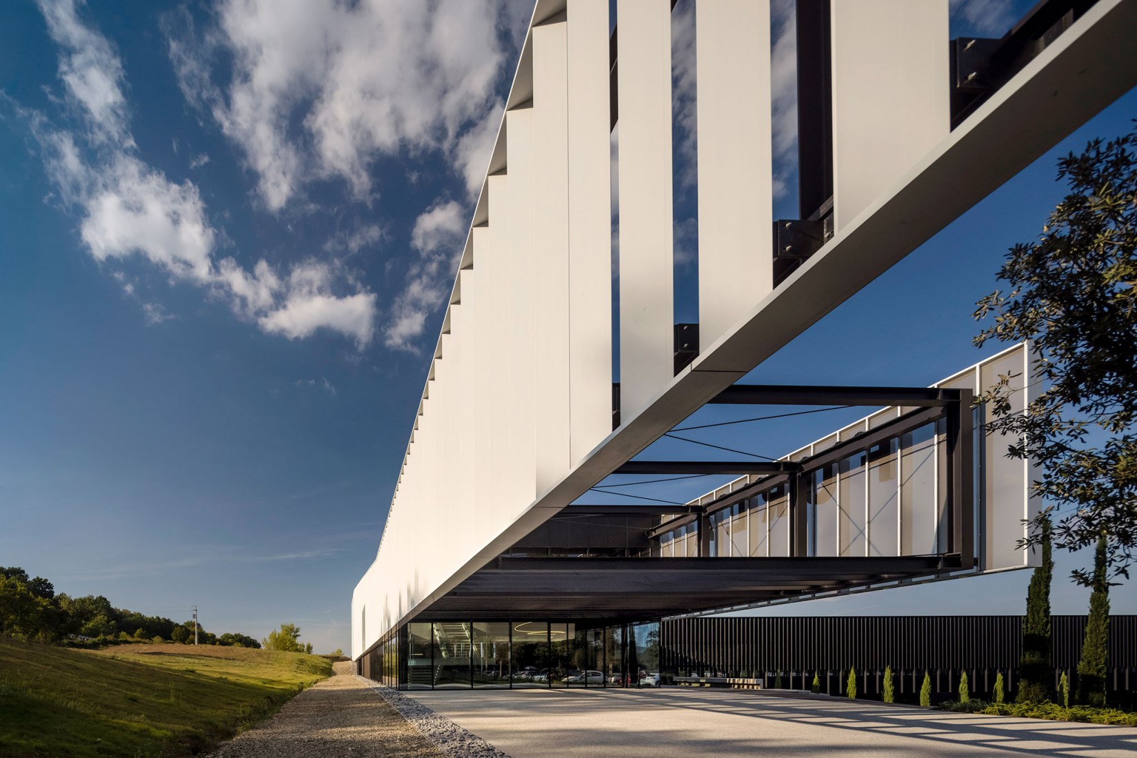 Sede de Furla por GEZA Architettura. Fotografía por Fernando Guerra.