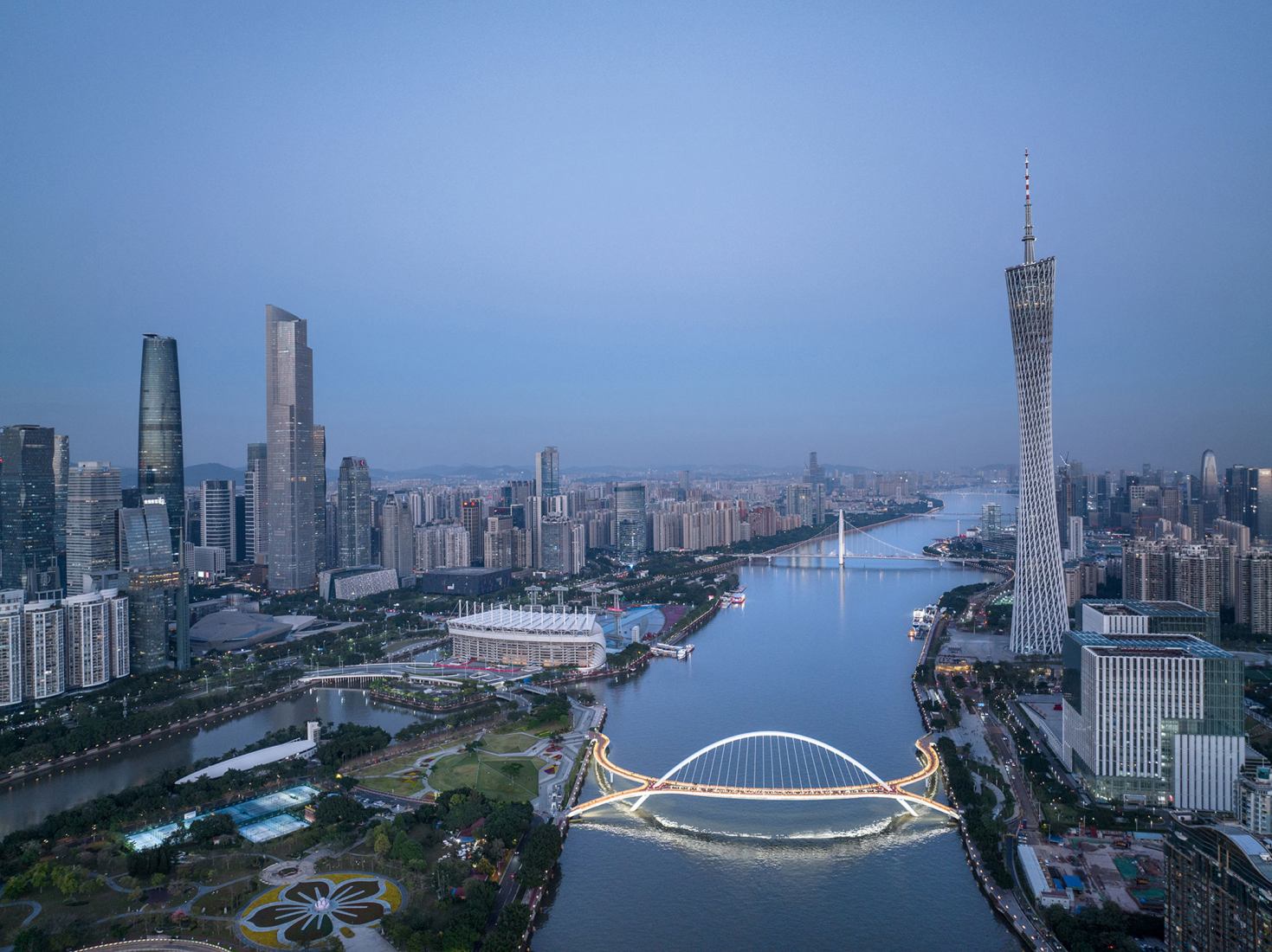 Guangzhou Haixin Bridge by Architectural Design and Research Institute of SCUT Co., Ltd. Photograph by Zhan Changheng.
