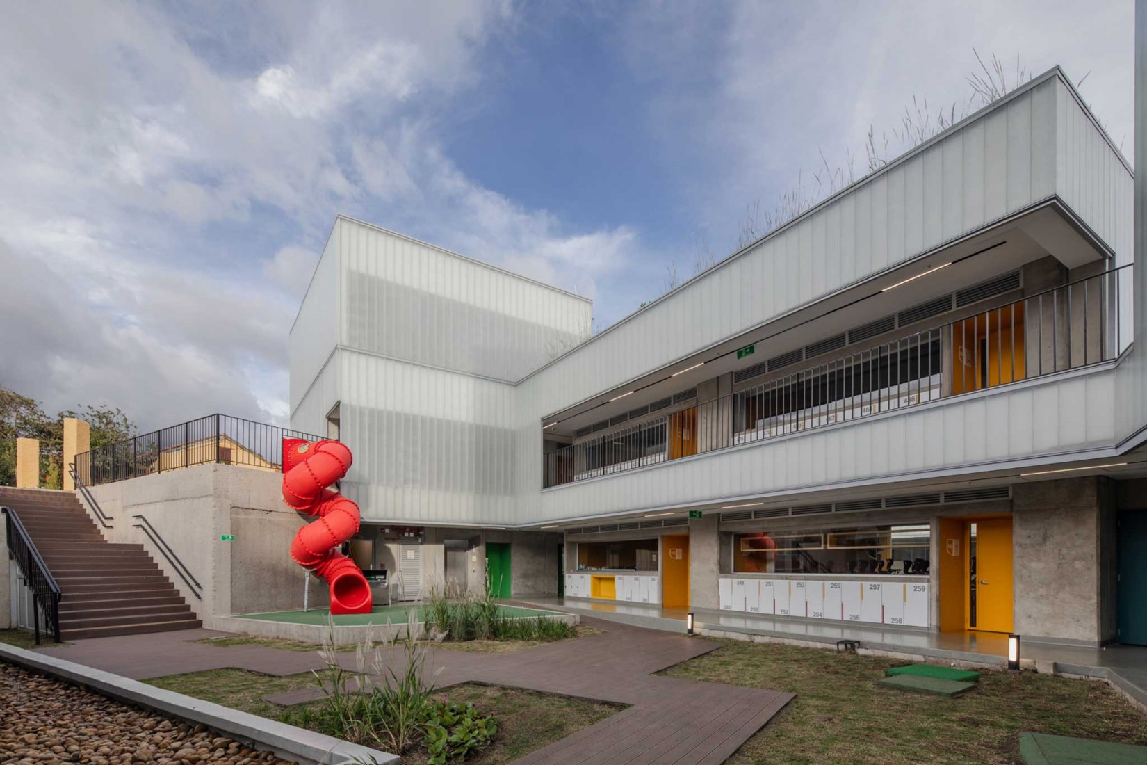 Renovation and extension of the helvetia school by El Equipo Mazzanti. Photograph by Alejandro Arango