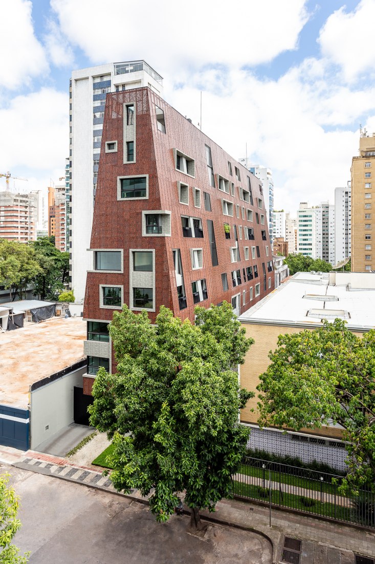 Casamirador Savassi por Gisele Borges Arquitetura. Fotografía por Juliana Berzoini