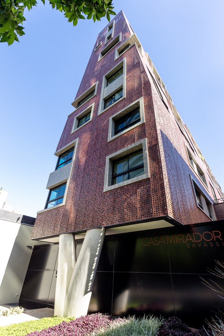 Casamirador Savassi por Gisele Borges Arquitetura. Fotografía por Juliana Berzoini