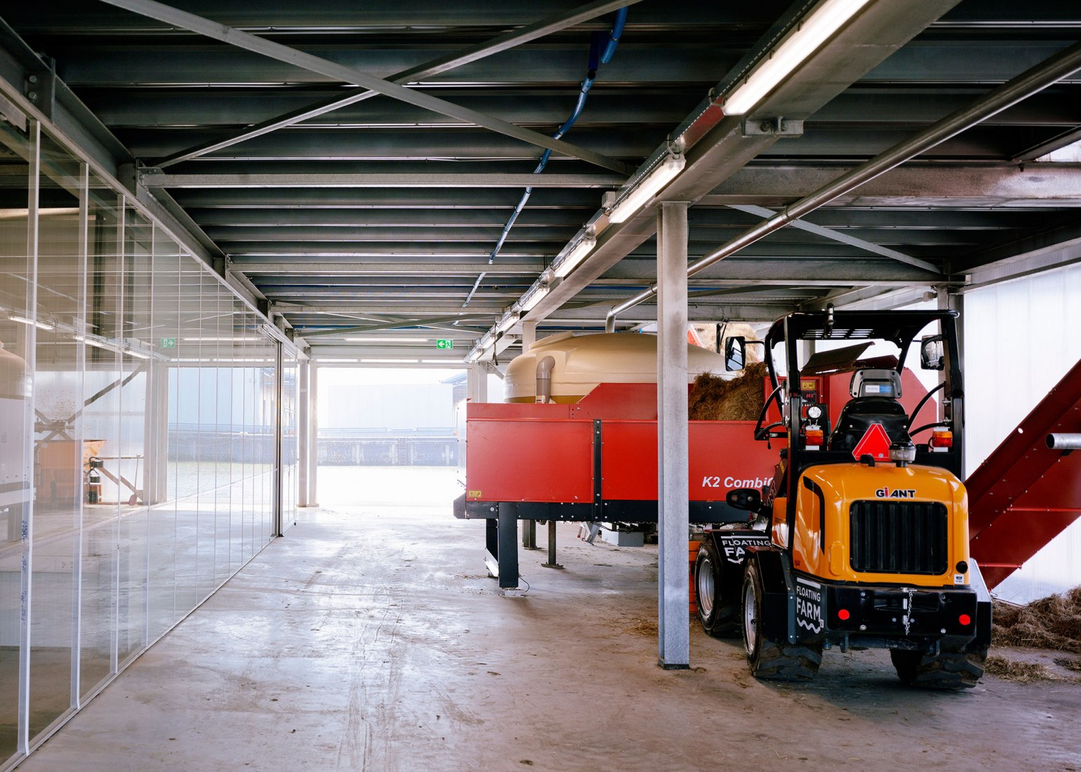 Floating Farm Dairy por Goldsmith Company. Fotografía por Rubén Dario Kleimeer.