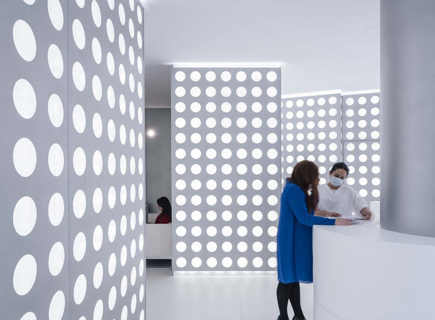 OCULUM, lobby for the Institute of Ocular Microsurgery (IMO) in Mirasierra by gon architects. Photograph by Imagen Subliminal.