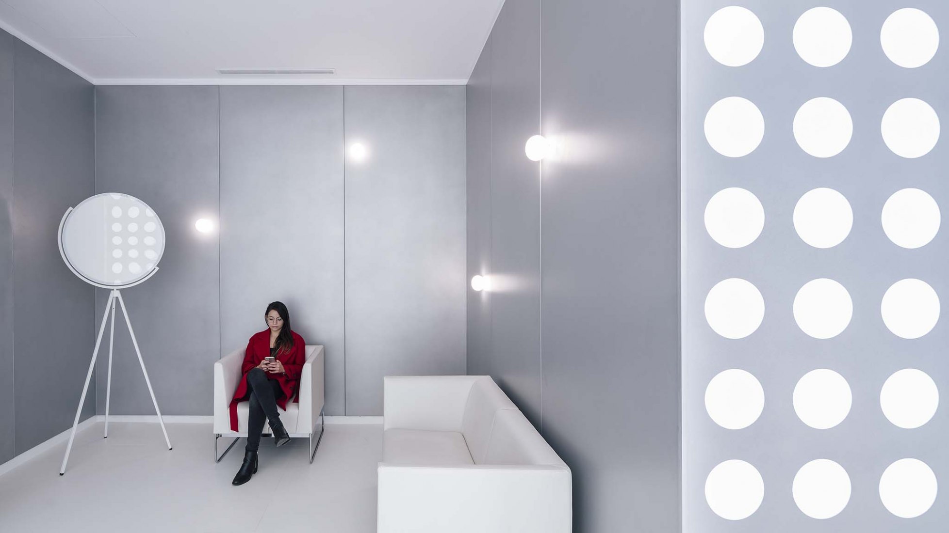 OCULUM, lobby for the Institute of Ocular Microsurgery (IMO) in Mirasierra by gon architects. Photograph by Imagen Subliminal.