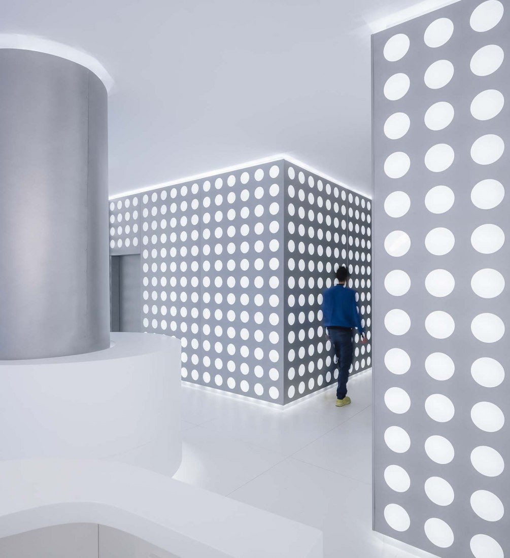 OCULUM, lobby for the Institute of Ocular Microsurgery (IMO) in Mirasierra by gon architects. Photograph by Imagen Subliminal.