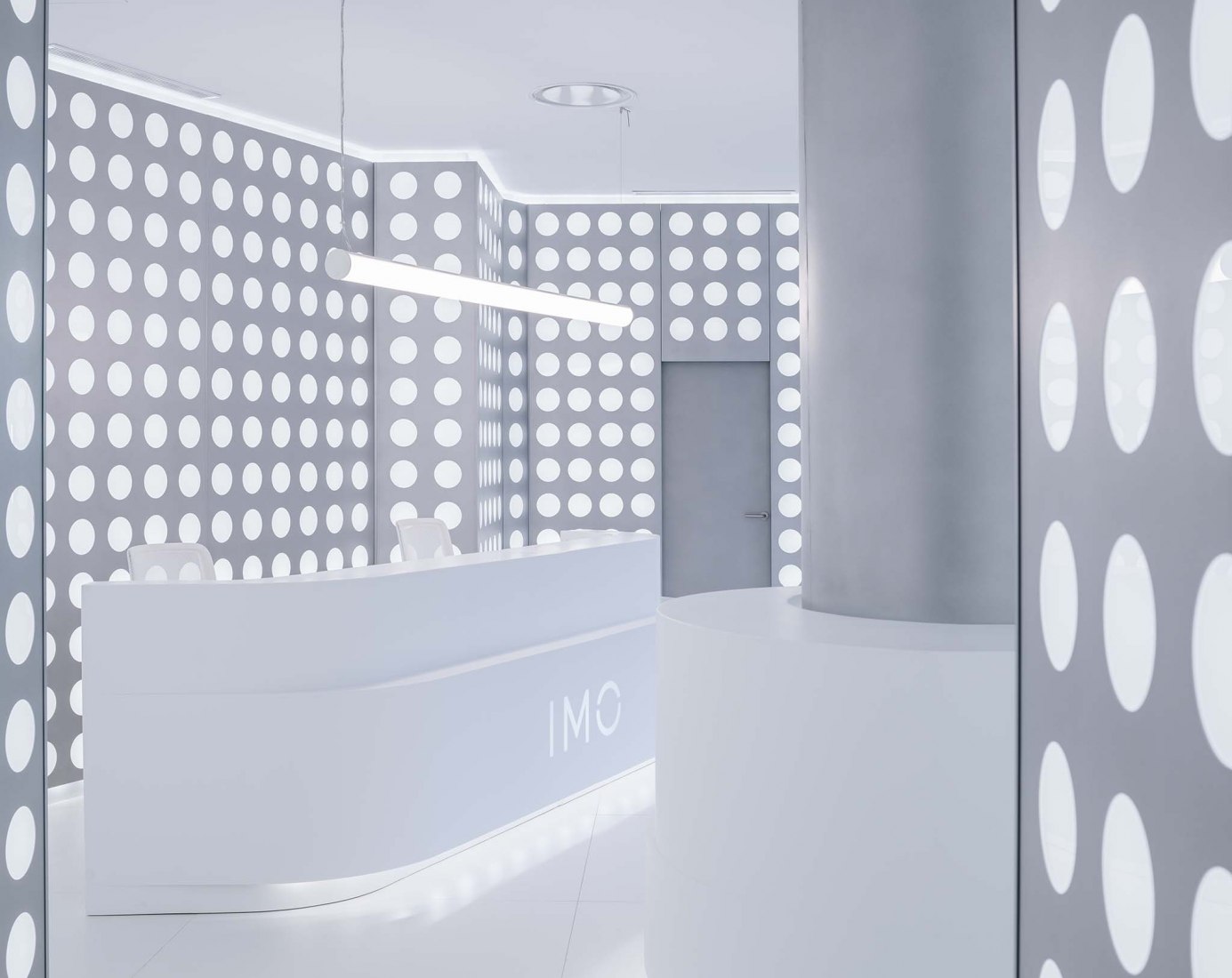 OCULUM, lobby for the Institute of Ocular Microsurgery (IMO) in Mirasierra by gon architects. Photograph by Imagen Subliminal.