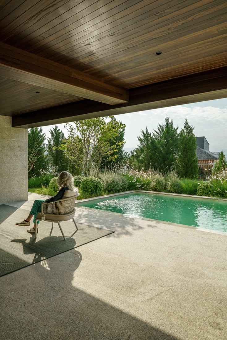 Cova Miradoiro in Caeira by Gramática Arquitectónica. Photograph by Andrés Fraga.