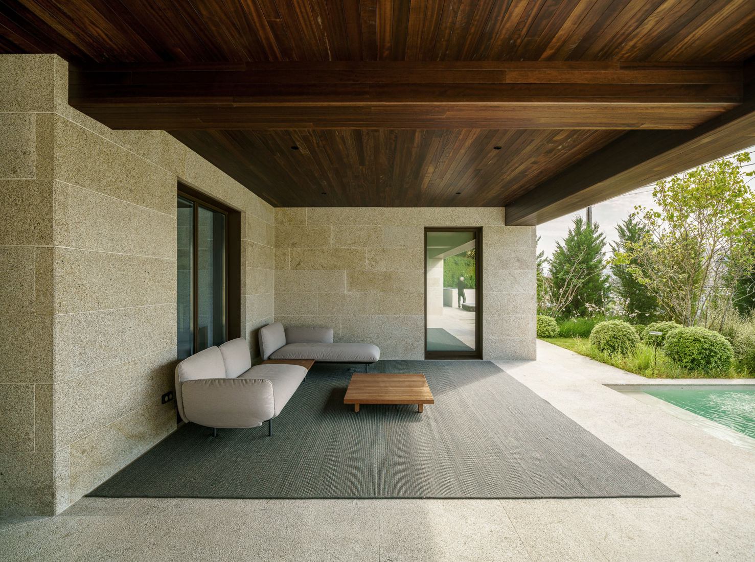 Cova Miradoiro in Caeira by Gramática Arquitectónica. Photograph by Andrés Fraga.