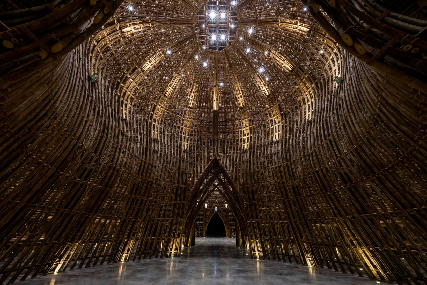 Grand World Phu Quoc Welcome Center por VTN Architects. Fotografía por Hiroyuki Oki.