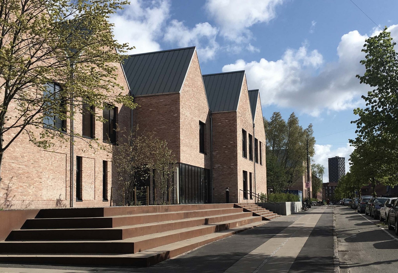 Escuela Grøndalsvængets por JJW ARKITEKTER. Fotografía por Sara Ettrup.