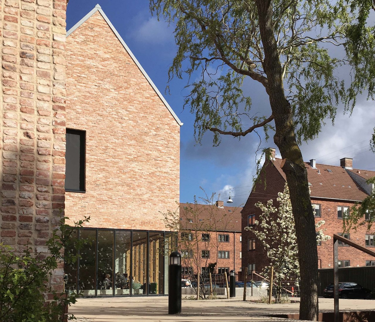 Escuela Grøndalsvængets por JJW ARKITEKTER. Fotografía por Sara Ettrup.