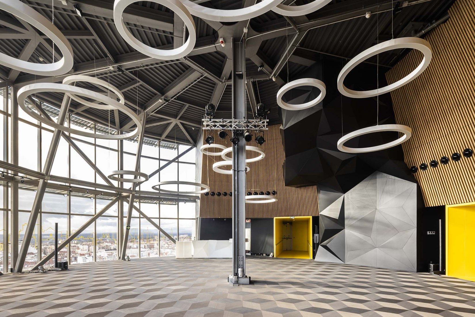 Tower Azca by Grupo GUBIA. Photograph by Javier Bravo