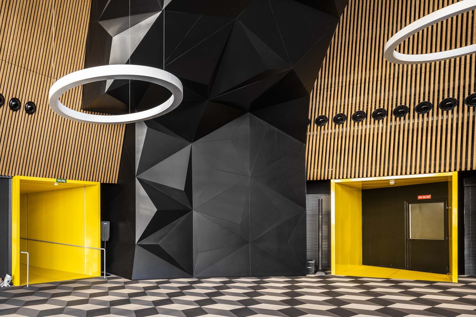 Tower Azca by Grupo GUBIA. Photograph by Javier Bravo