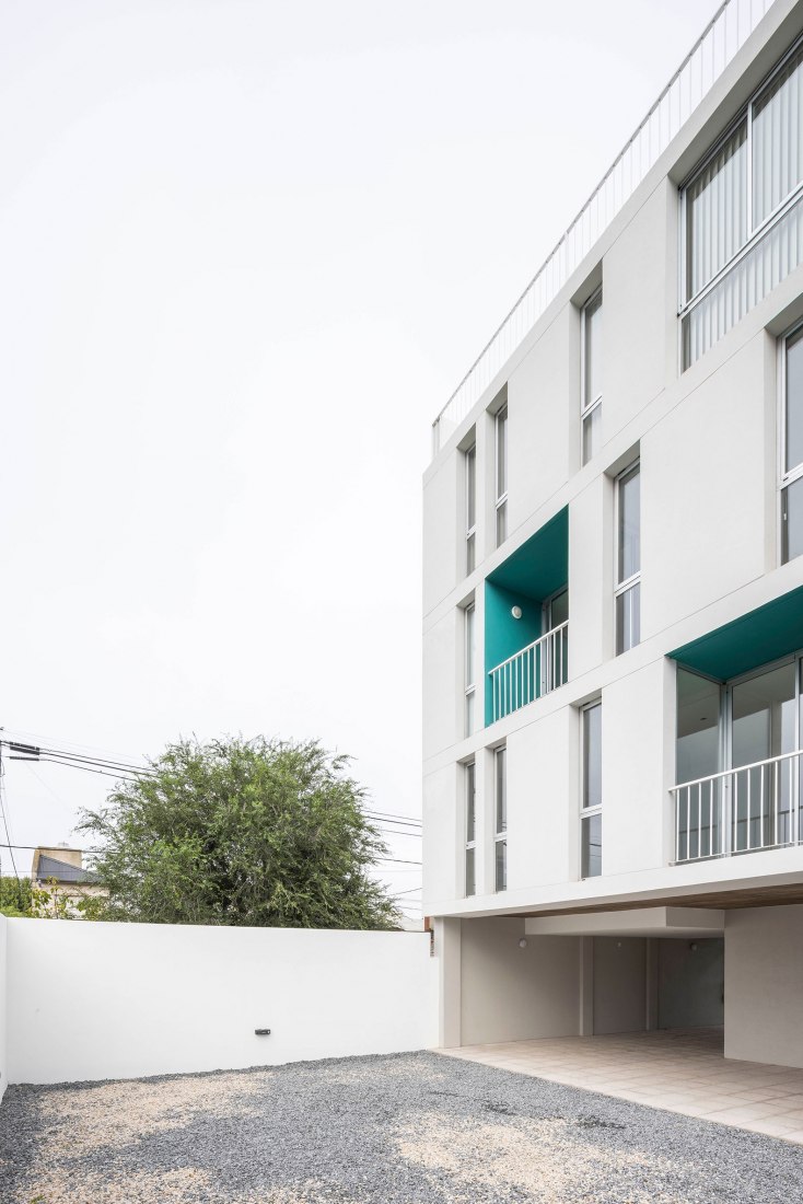 Edificio MAYO por Guadagna arquitectos. Fotografía por Luis Barandiaran.