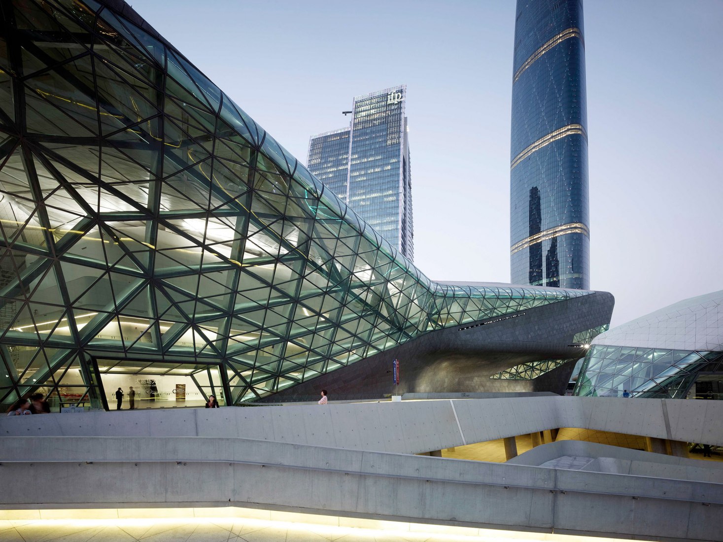 Guangzhou Opera House. Is this a Chinese Gem that elevates its context? | The Strength of Architecture | From 1998