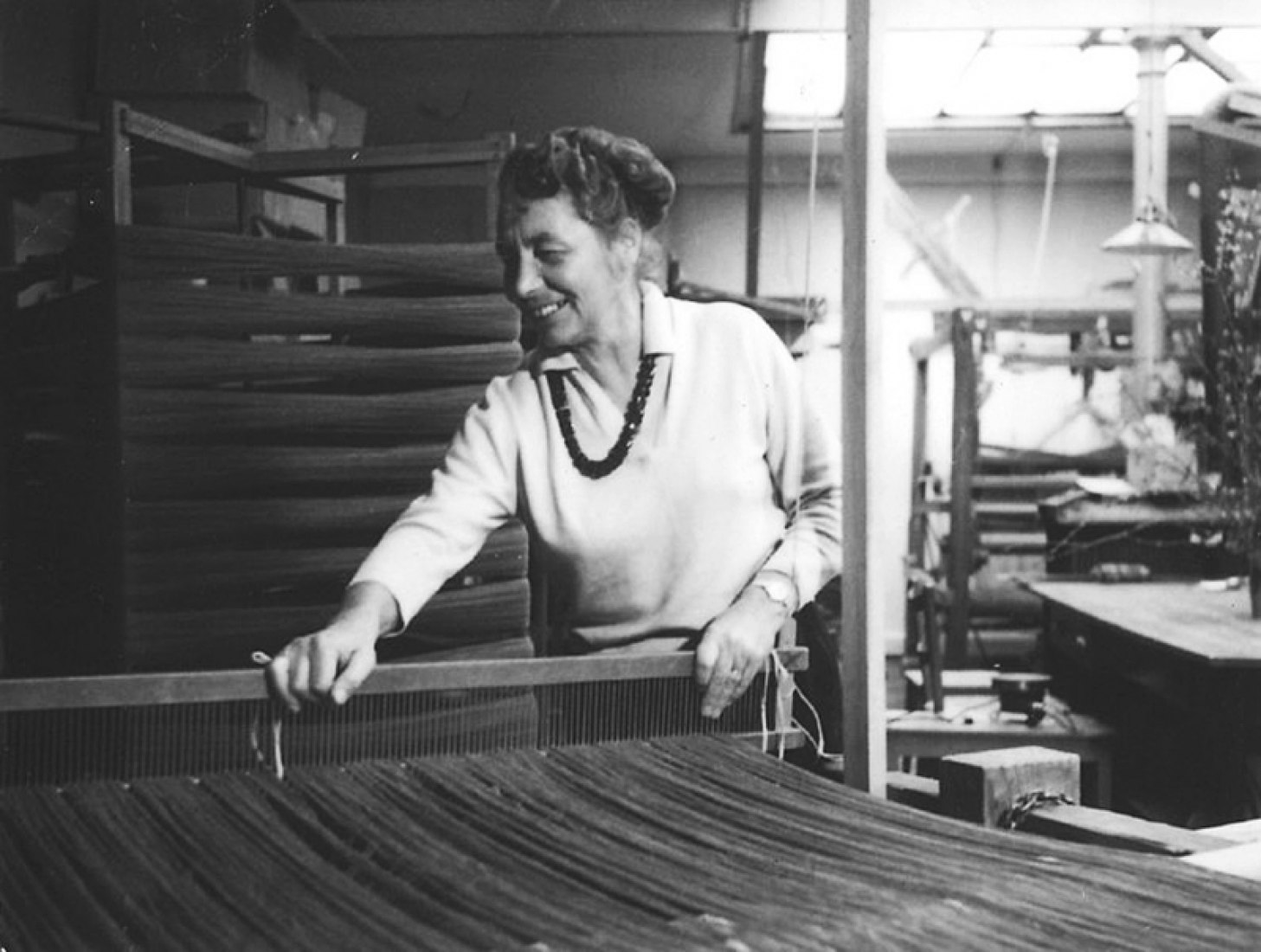 gunta-st-lzl-profesora-y-directora-del-taller-textil-de-la-bauhaus