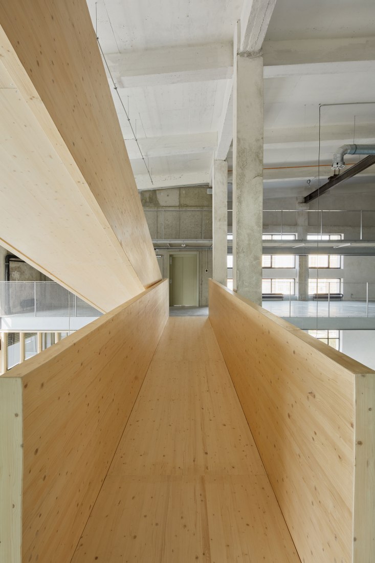 Escaleras. The Mill por GutGut. Fotografía © Jakub Skokan, Martin Tůma (BoysPlayNice)