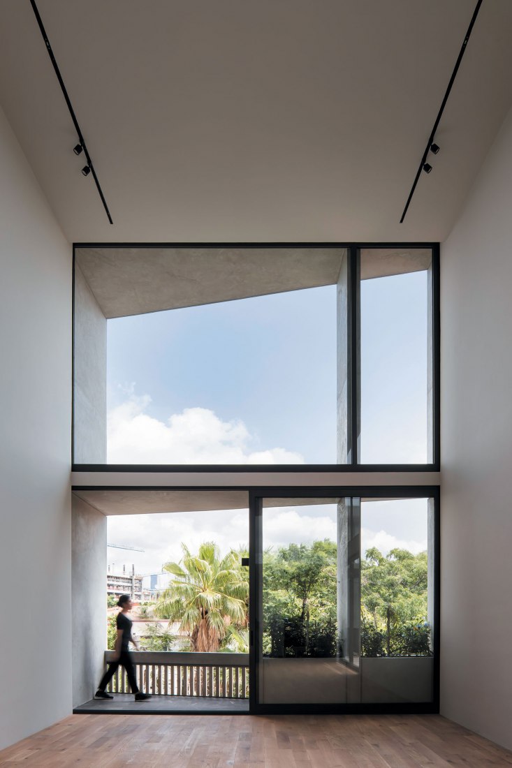Hadas by REIMS 502. Photography by Onnis Luque, Ariadna Polo.