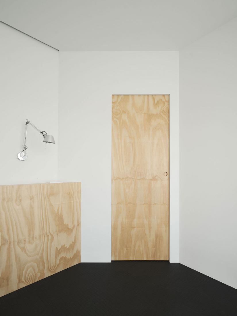 Gracia House by HANGHAR. Photograph by Luis Díaz Díaz