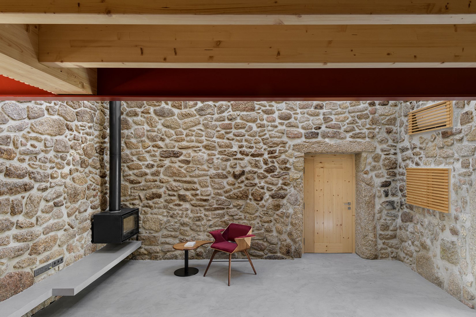 Rural House by HBG Architects. Photograph by Ricardo Oliveira Alves