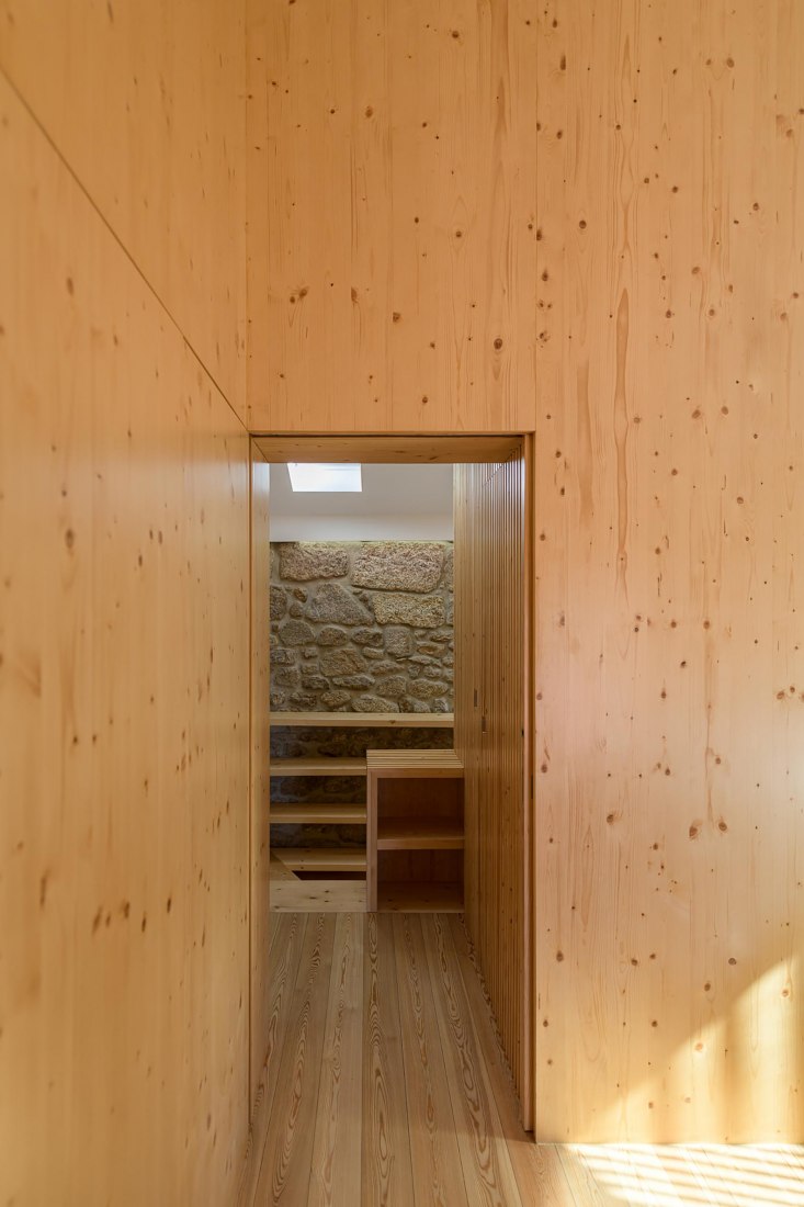 Rural House by HBG Architects. Photograph by Ricardo Oliveira Alves