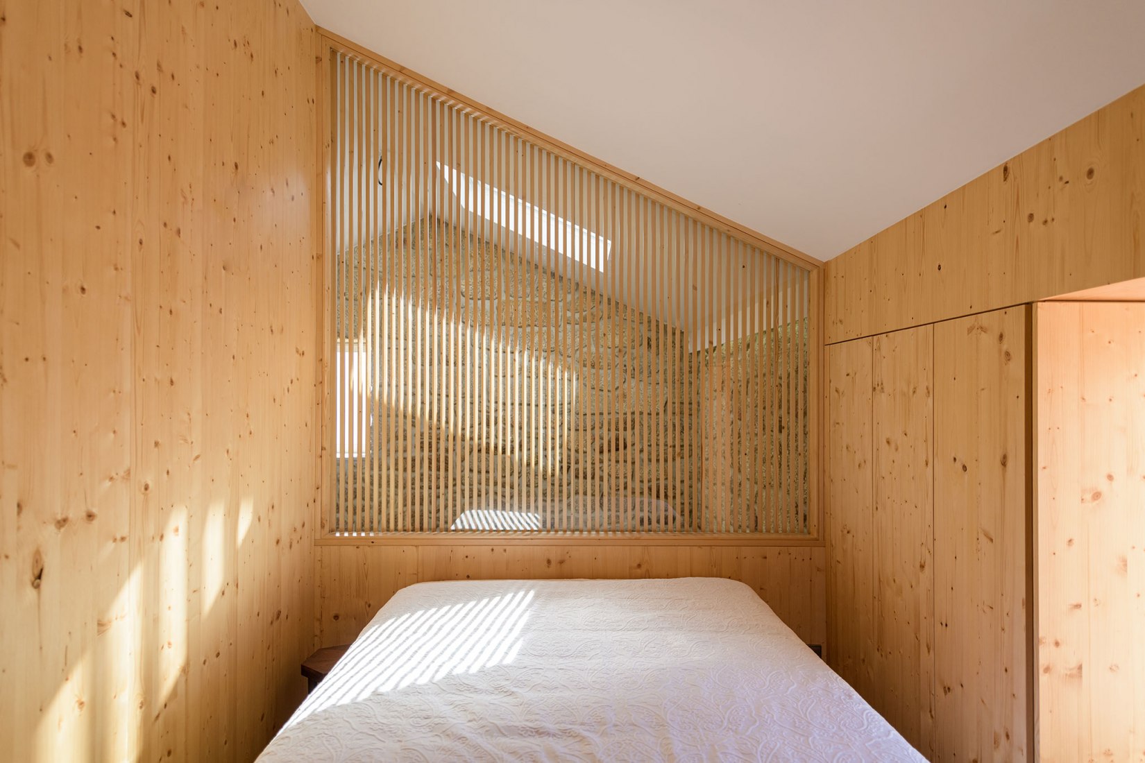 Rural House by HBG Architects. Photograph by Ricardo Oliveira Alves