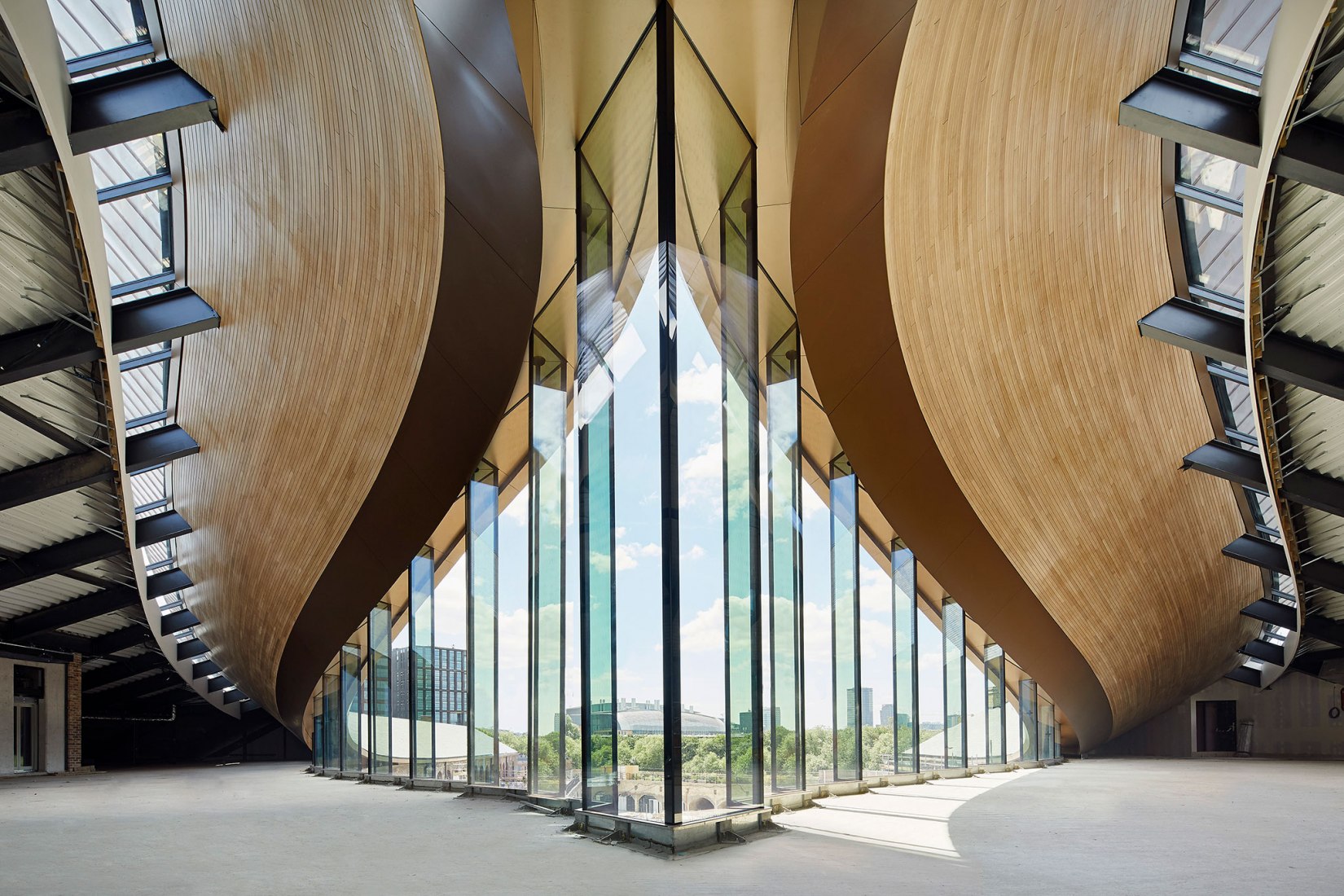 Interior de la nueva planta superior en Coal Drops Yard por Heatherwick Studio. Fotografía de Hufton + Crow