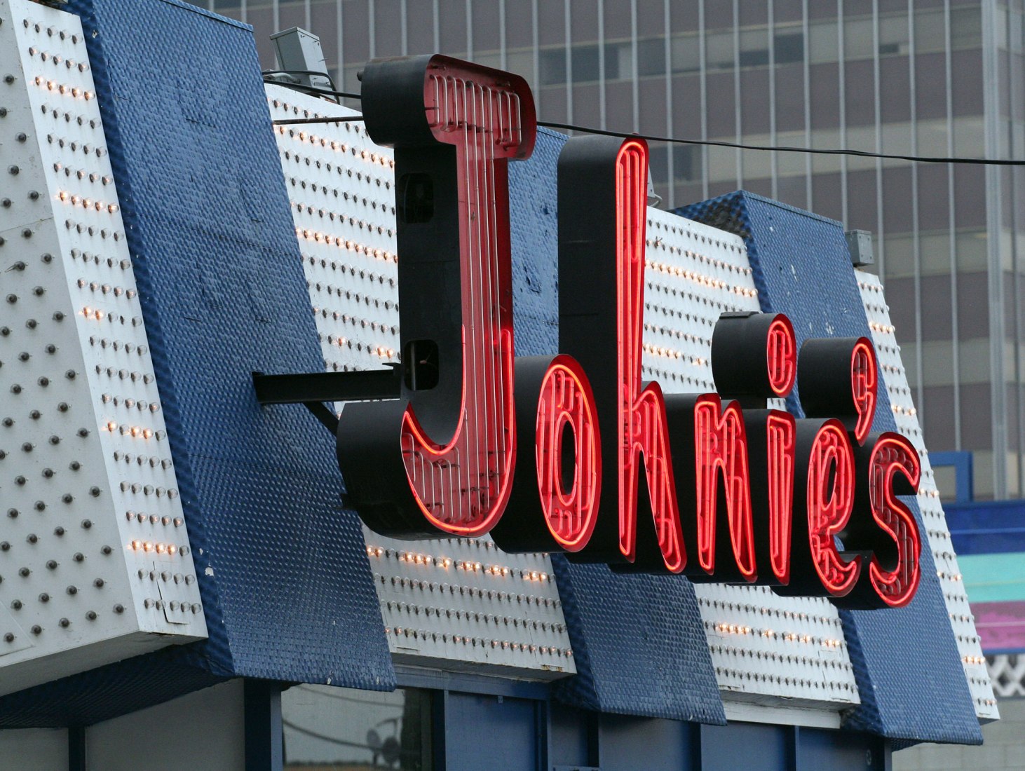 Johnie's coffee shop & restaurant in LA, used as family restaurant in the 'I can get you a toe' scene of The Big Lebowski, Los Angeles, California, USA. Photo by Jeffrey Long via Flickr Creative Commons (CC BY-NC-ND 2.0)