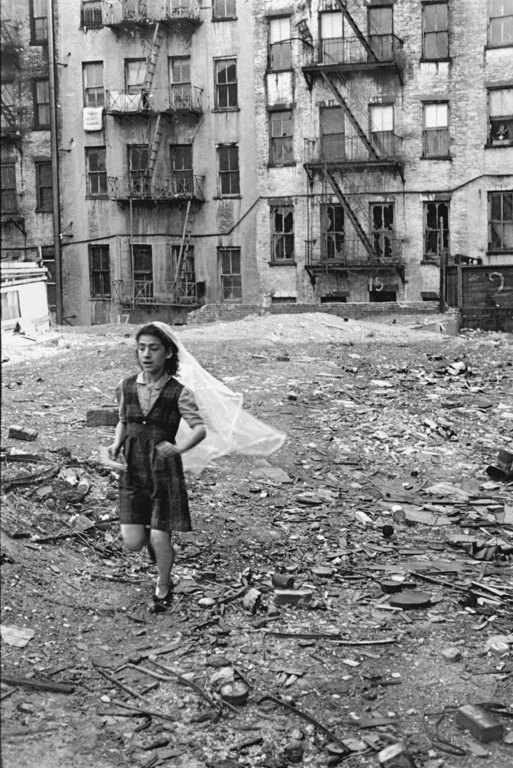 Untitled, New York by Helen Levitt (1943).