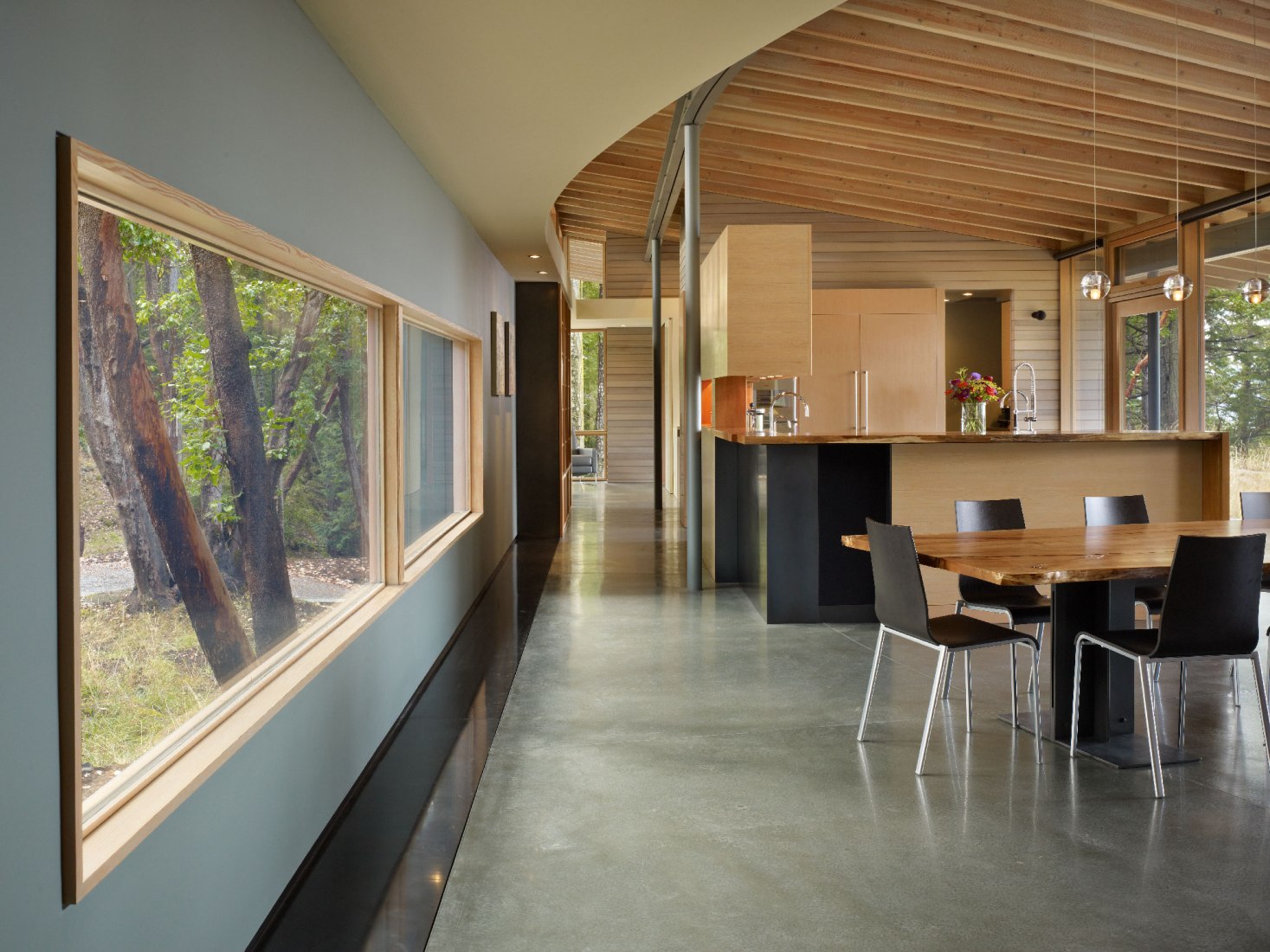 Suncrest por Heliotrope Architects. Fotografía por Ben Schneider