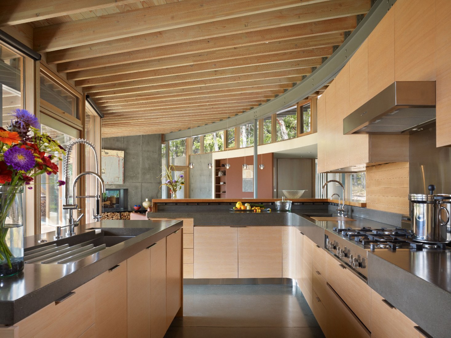 Suncrest por Heliotrope Architects. Fotografía por Ben Schneider