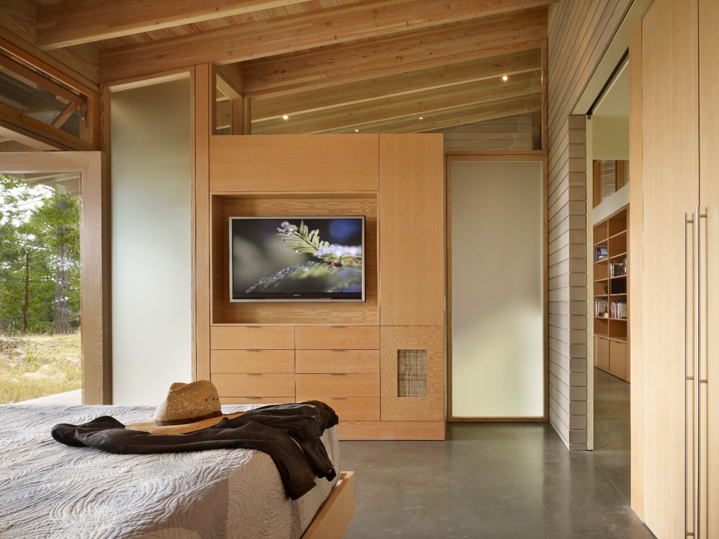 Suncrest por Heliotrope Architects. Fotografía por Ben Schneider