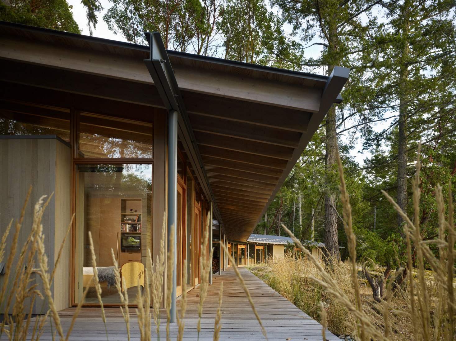 Suncrest por Heliotrope Architects. Fotografía por Ben Schneider