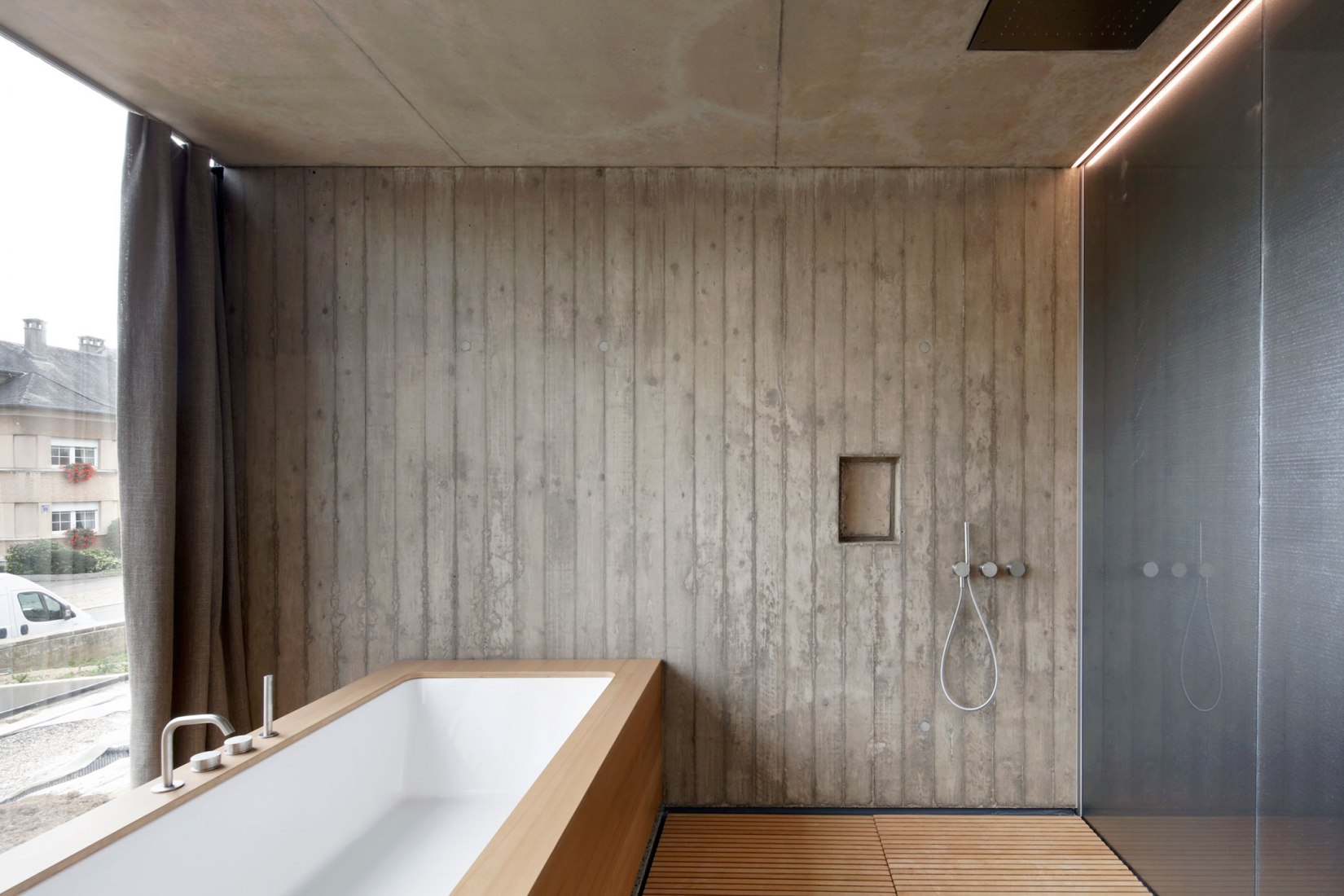 Hercule, single-family house by 2001. Photograph by Maxime Delvaux