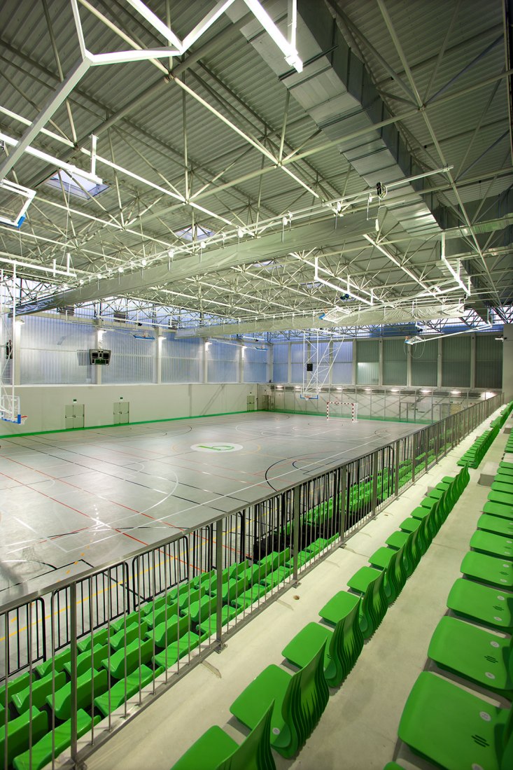 Vista interior de Sport Cter. por HIKA arkitektura. Imagen cortesía de HIKA arkitektura. Fotografía © Agustín Sagasti