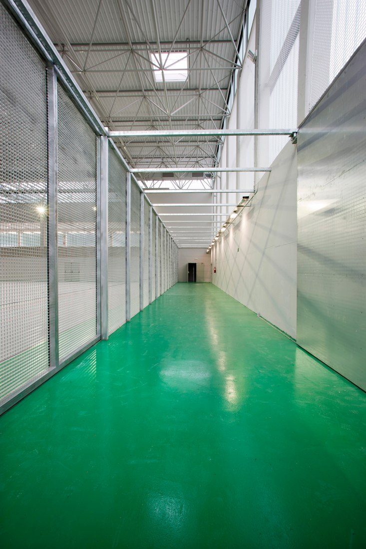 Vista interior de Sport Cter. por HIKA arkitektura. Fotografía © Agustín Sagasti. Imagen cortesía de HIKA arkitektura
