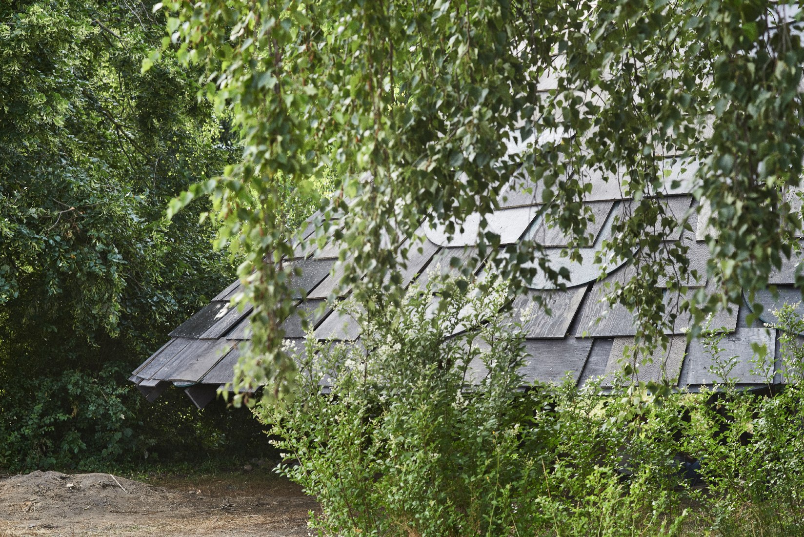 'Flying on the raven’s wing' by Horst. Curator, Evelyn Simons. Photography by Matthijs van der Burgt