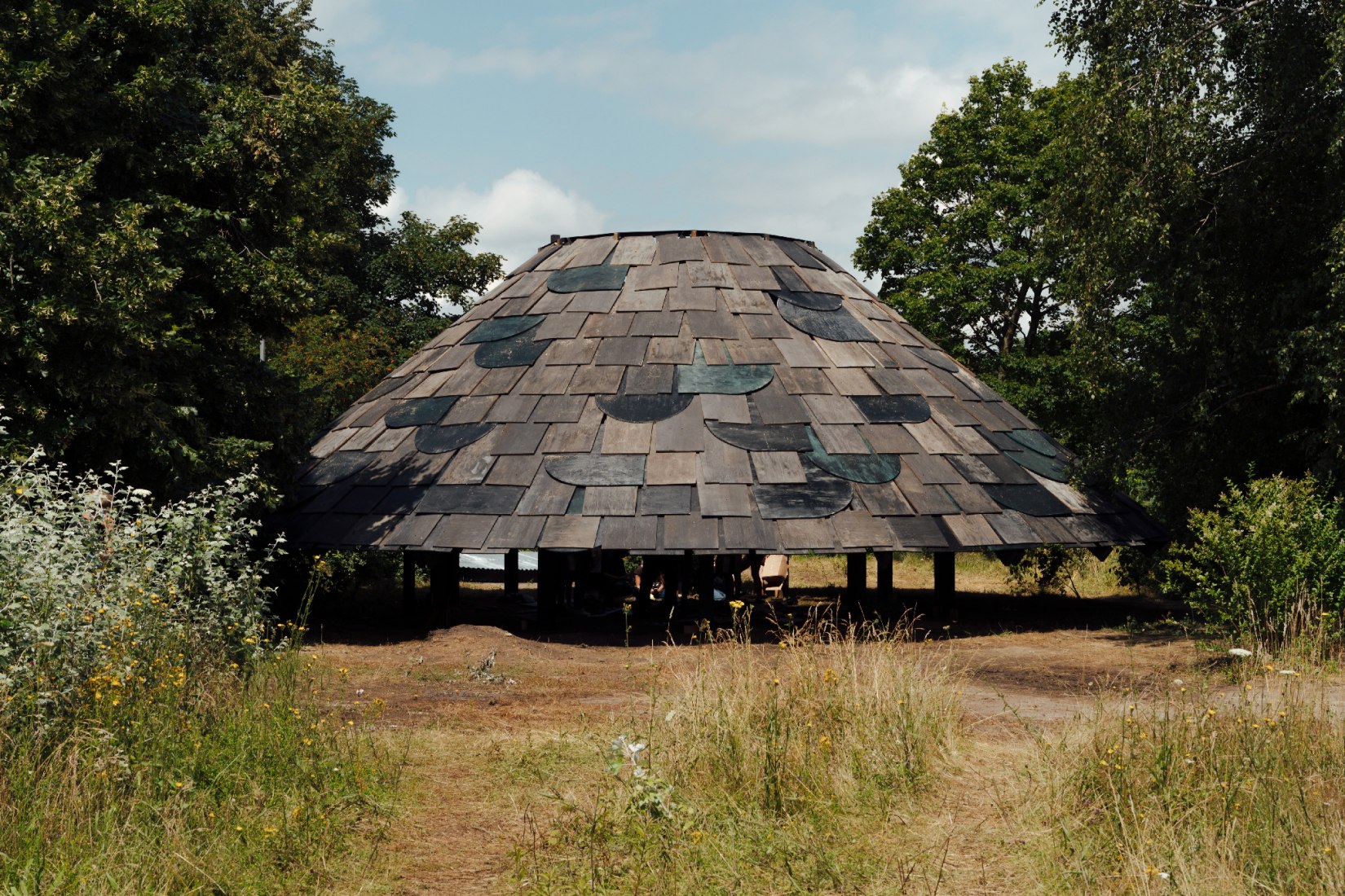 'Flying on the raven’s wing' by Horst. Curator, Evelyn Simons. Photography by Illias Teirlinck