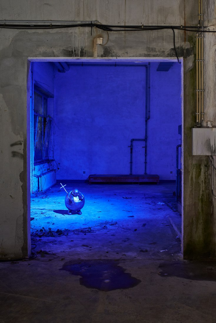 'Flying on the raven’s wing' by Horst. Curator, Evelyn Simons. Photography by Matthijs van der Burgt