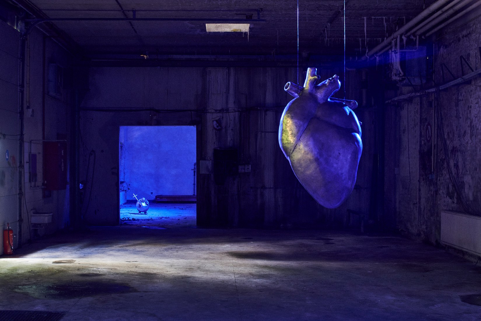 'Flying on the raven’s wing' by Horst. Curator, Evelyn Simons. Photography by Matthijs van der Burgt