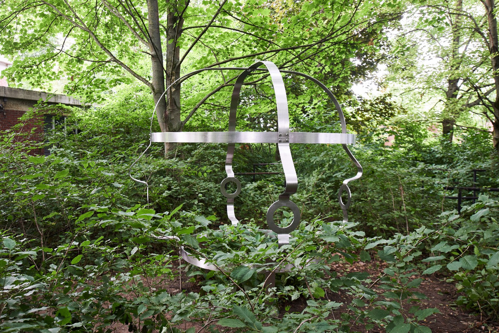 'Flying on the raven’s wing' by Horst. Curator, Evelyn Simons. Photography by Matthijs van der Burgt