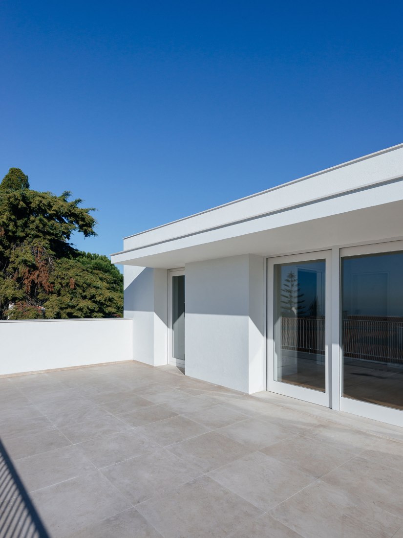 House in Restelo by aspa. Photograph by do mal o menos - Eduardo Nascimento. House in Restelo by aspa. Photograph by do mal o menos - Eduardo Nascimento.