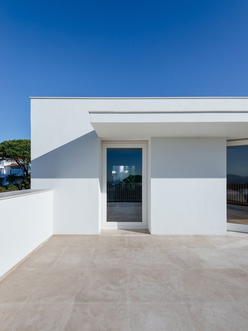 House in Restelo by aspa. Photograph by do mal o menos - Eduardo Nascimento. House in Restelo by aspa. Photograph by do mal o menos - Eduardo Nascimento.