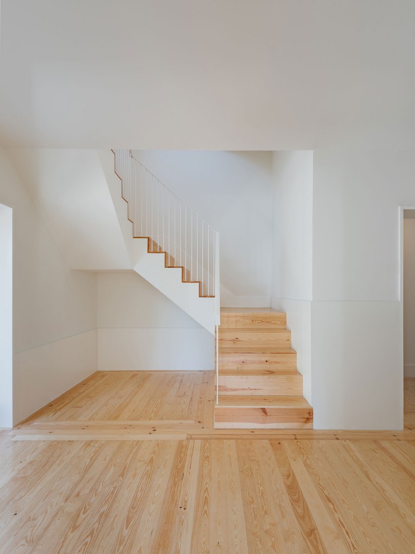 House in Restelo by aspa. Photograph by do mal o menos - Eduardo Nascimento. House in Restelo by aspa. Photograph by do mal o menos - Eduardo Nascimento.