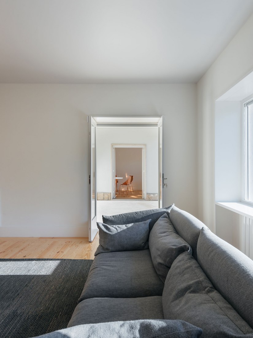 House in Restelo by aspa. Photograph by do mal o menos - Eduardo Nascimento. House in Restelo by aspa. Photograph by do mal o menos - Eduardo Nascimento.