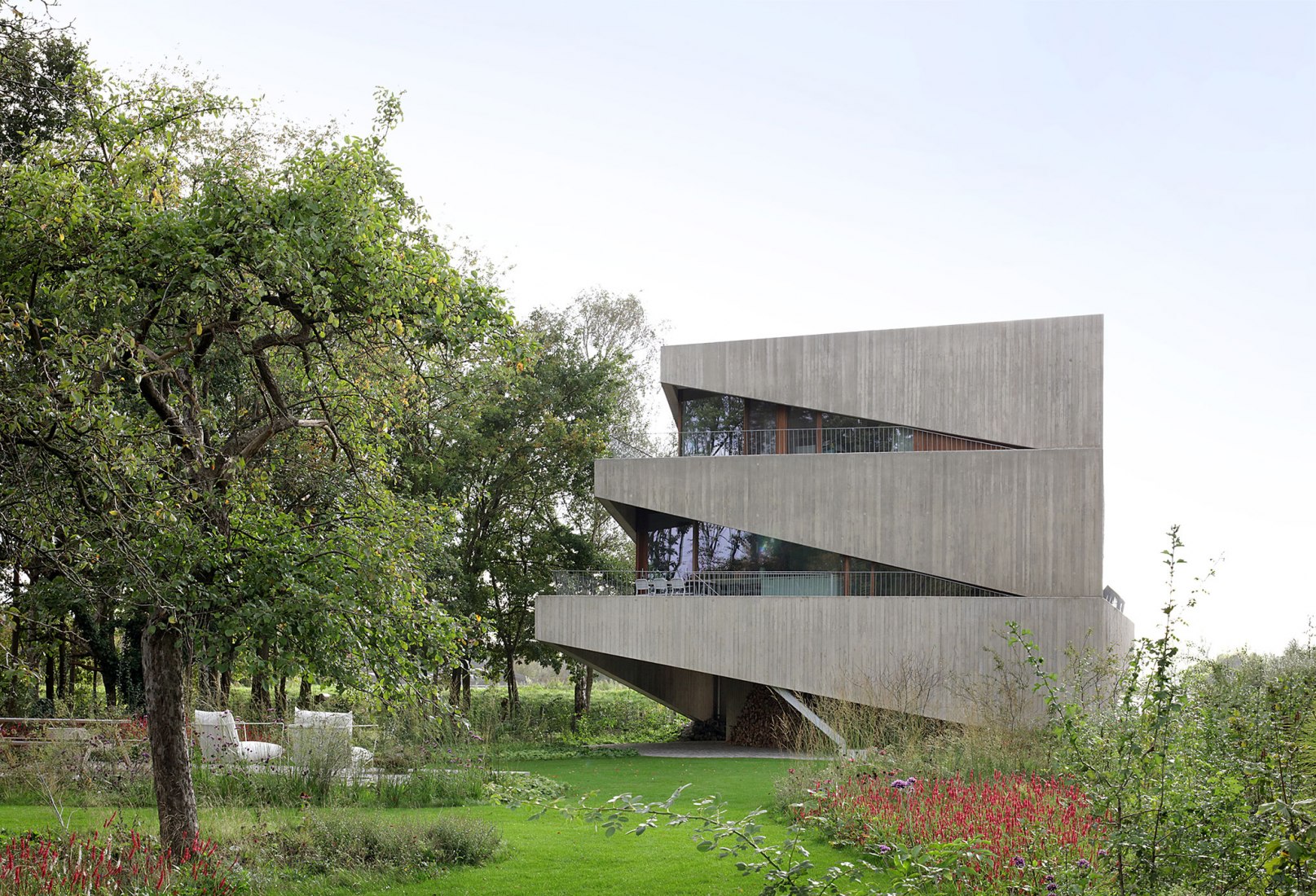 Vivienda N-DP por Graux & Baeyens Architecten. Fotografía por Filip Dujardin